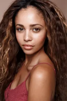 Vanessa Morgan como: Amanda Pierce