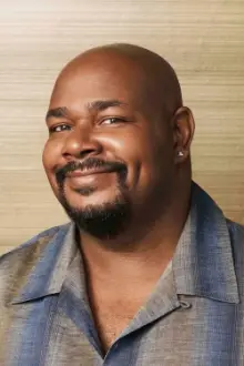 Kevin Michael Richardson como: General Warren Monger (voice)