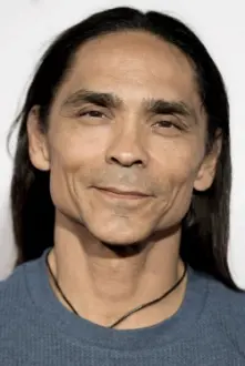 Zahn McClarnon como: Sky Walker