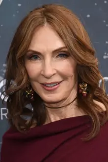 Gates McFadden como: Madame Hexxina