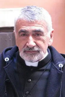 Yorgo Voyagis como: Padre Alonso