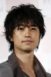 Takumi Saitoh como: Shiro Kurata