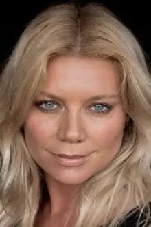 Peta Wilson como: Heather