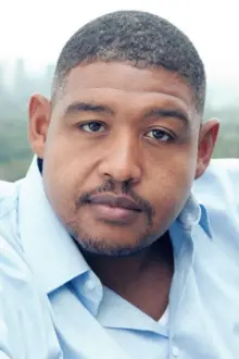 Omar Benson Miller como: Finn (voice)