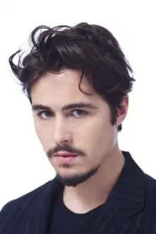 Ben Schnetzer como: Mark Ashton