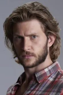 Greyston Holt como: Wyatt Earp