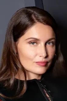 Laetitia Casta como: Narrator