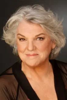 Tyne Daly como: Ann