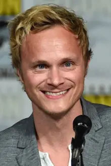 David Anders como: Donovan