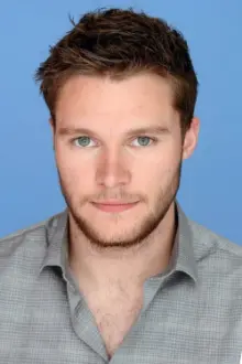 Jack Reynor como: Malcolm