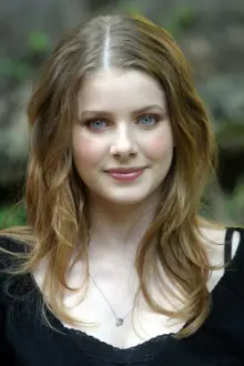 Rachel Hurd-Wood como: Darcy