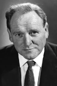 Bernard Lee como: Charles Foreman