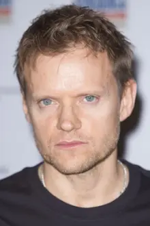 Marc Warren como: Dr. Chris Singleton