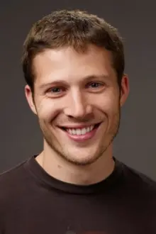 Zach Gilford como: Matthew