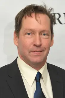 D.B. Sweeney como: Hank Dean