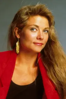 Theresa Russell como: Lois Vargas