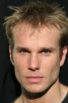 James Marshall como: Keith Reicker