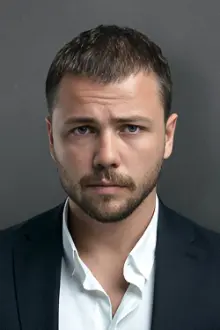 Tolga Sarıtaş como: Ali Mertoğlu