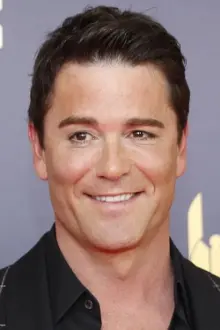 Yannick Bisson como: Kris Thompson