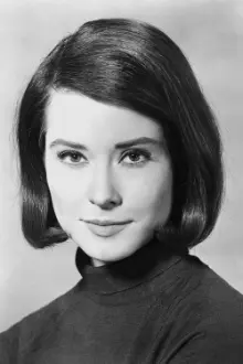 Diane Baker como: Pat Simpson