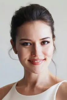 Fahriye Evcen como: Necla Tekin