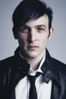 Robin Lord Taylor como: Pete