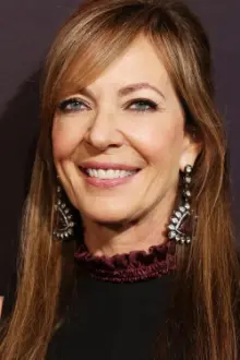 Allison Janney como: Evelyn