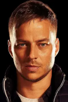 Tom Wlaschiha como: Albrecht