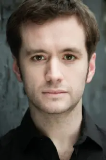 Sean Biggerstaff como: Ben