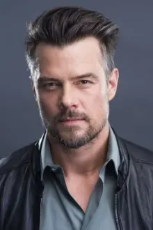 Josh Duhamel como: Adam