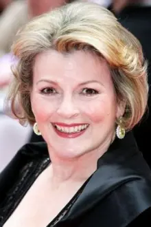 Brenda Blethyn como: Cynthia Rose Purley