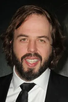 Angus Sampson como: The Narrator