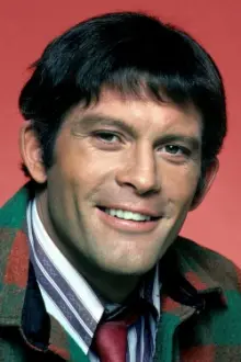 Max Gail como: Sol Kramer