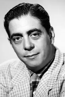 Robert Strauss como: Bernstein