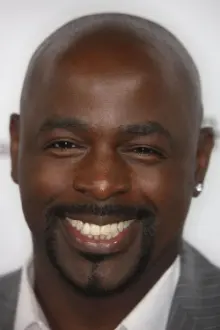 Alimi Ballard como: 