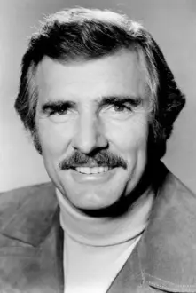 Dennis Weaver como: 