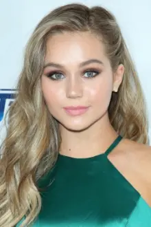 Brec Bassinger como: Roni Sweetzer