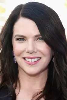 Lauren Graham como: Monica Frazier