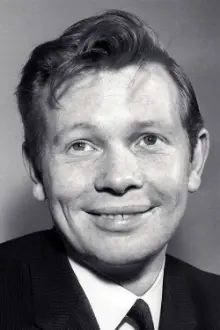 Ronald Lacey como: 