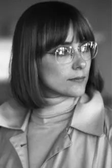 Mary Beth Hurt como: Narrator