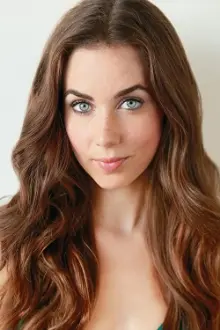 Lyndon Smith como: Gwen