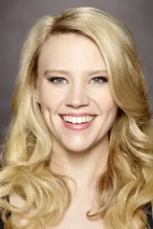 Kate McKinnon como: Vicky