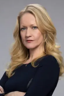 Paula Malcomson como: 