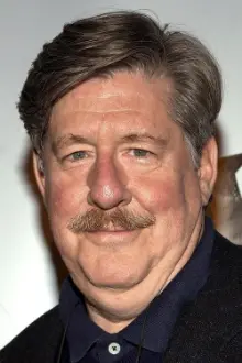 Edward Herrmann como: Stephen Holmes