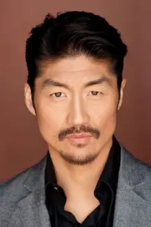 Brian Tee como: Dr. Chen