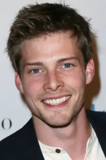 Hunter Parrish como: Ele mesmo