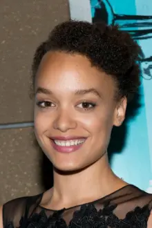 Britne Oldford como: Allison Regan