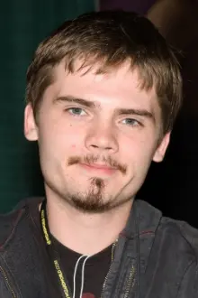 Jake Lloyd como: Anakin Skywalker