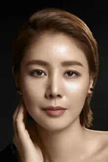 Kim Sung-ryung como: Oh Eun-hee