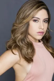 Cinthya Carmona como: Sophie Cardona